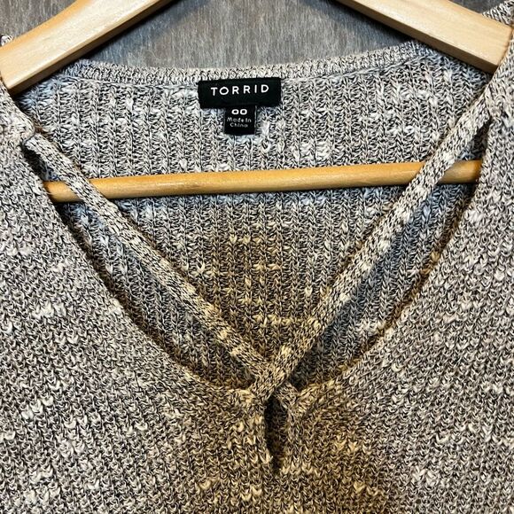 Plus SZ Women's Torrid 00 Grey Sweater Cut out design w/minor defects - Picture 2 of 11